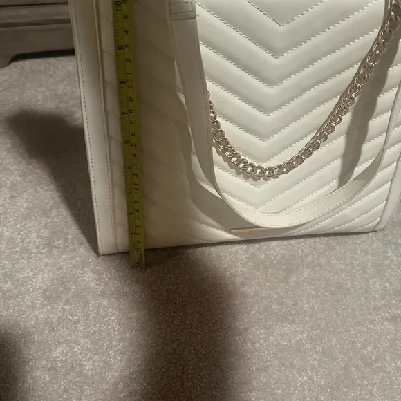 Aldo White and Gold Chain Handbag Purse - Picture 8 of 11